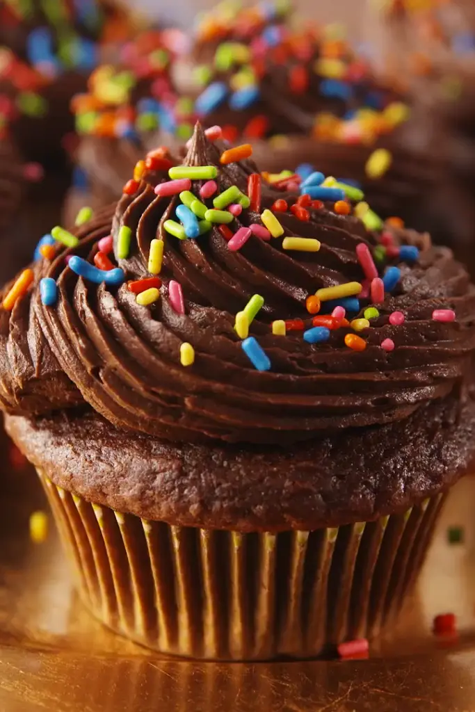 Cheesecake-Filled Cupcakes